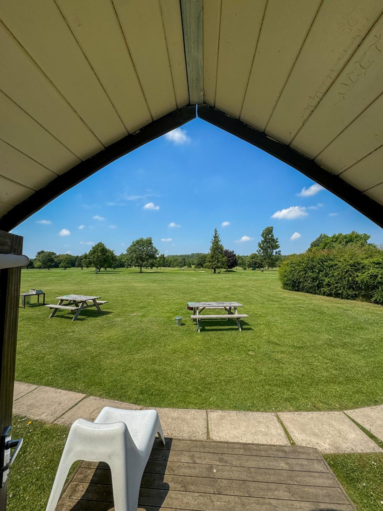 Rodway Hill Golf & Eco Pod Hotel Gloucester Exterior photo
