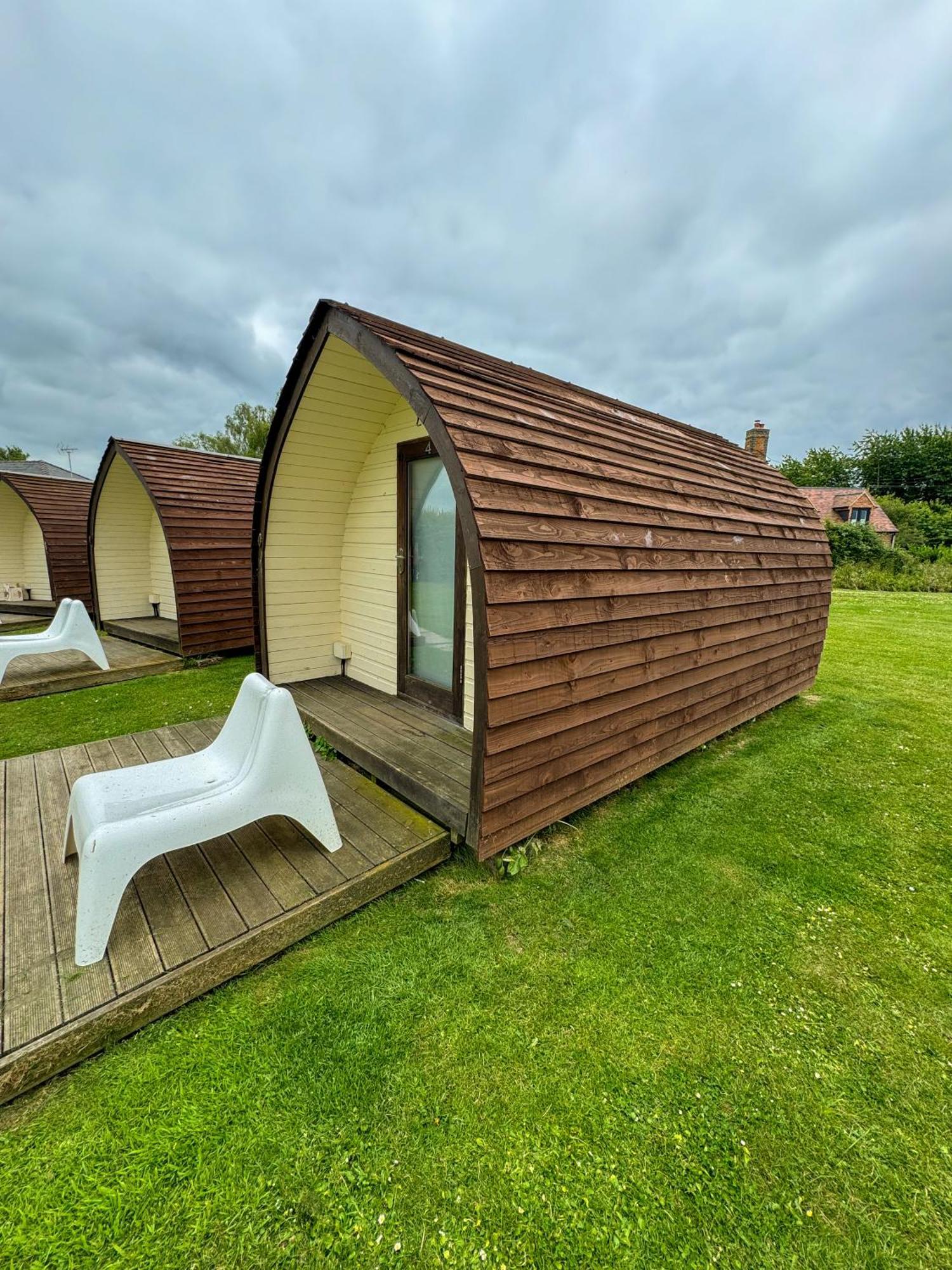 Rodway Hill Golf & Eco Pod Hotel Gloucester Exterior photo